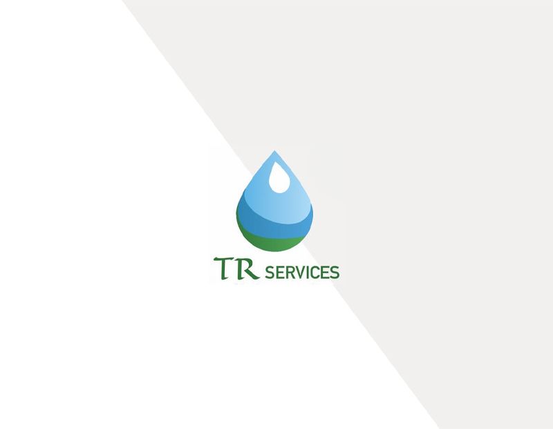 Lavage de vitres sans traces à Marseille : entretien régulier des vitrines de magasins avec eau déminéralisée en 2025